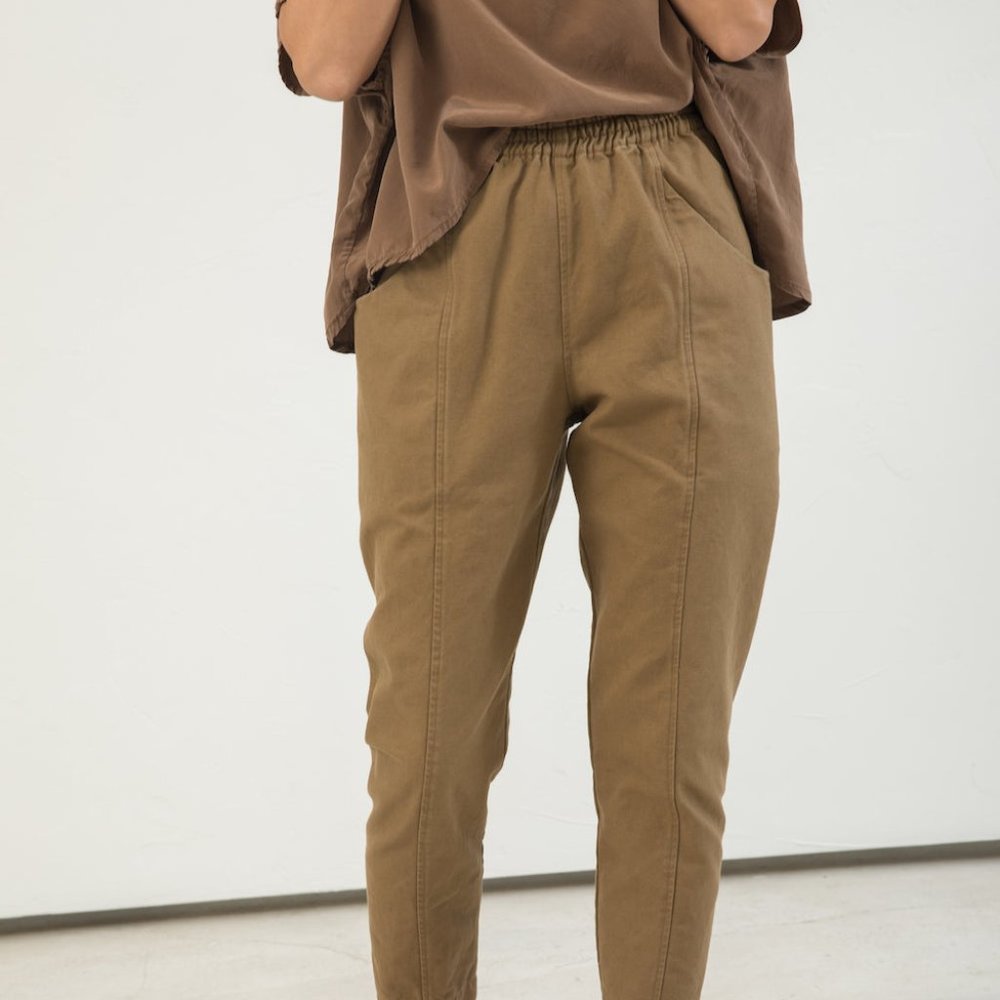 Elizabeth Suzann Clyde Work Pant in Olive Green 2R - Cotton Canvas